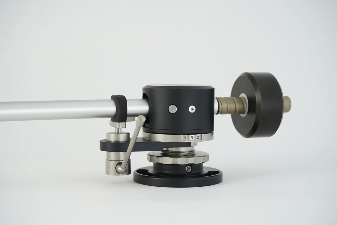 EMT-Tonearm-Side