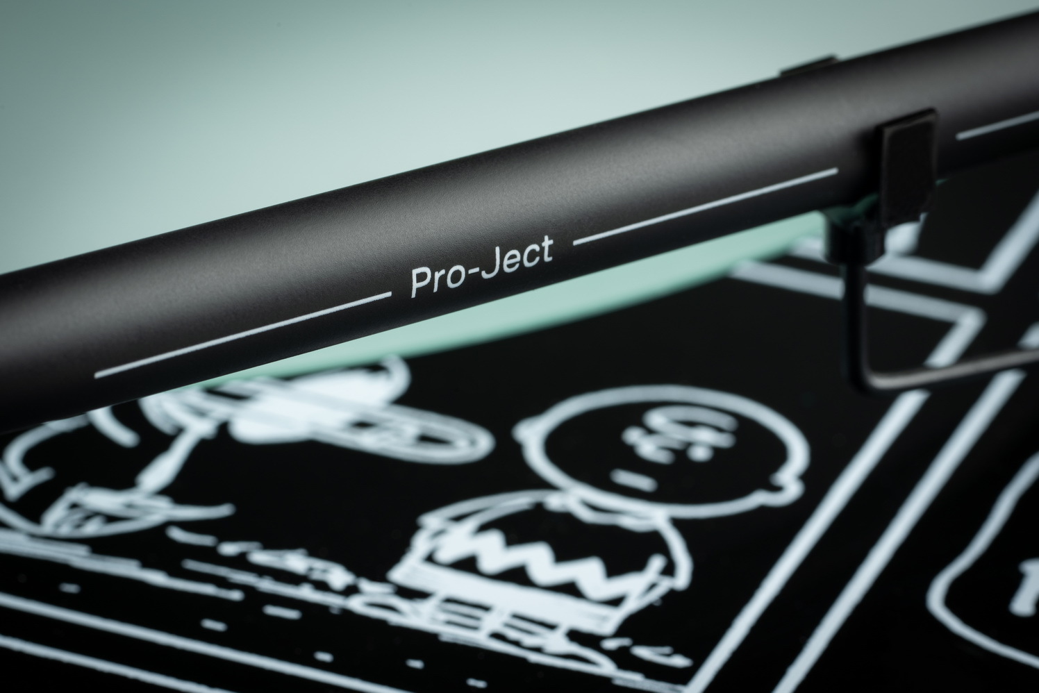 Peanuts-Turntable-Tonearm-Detail
